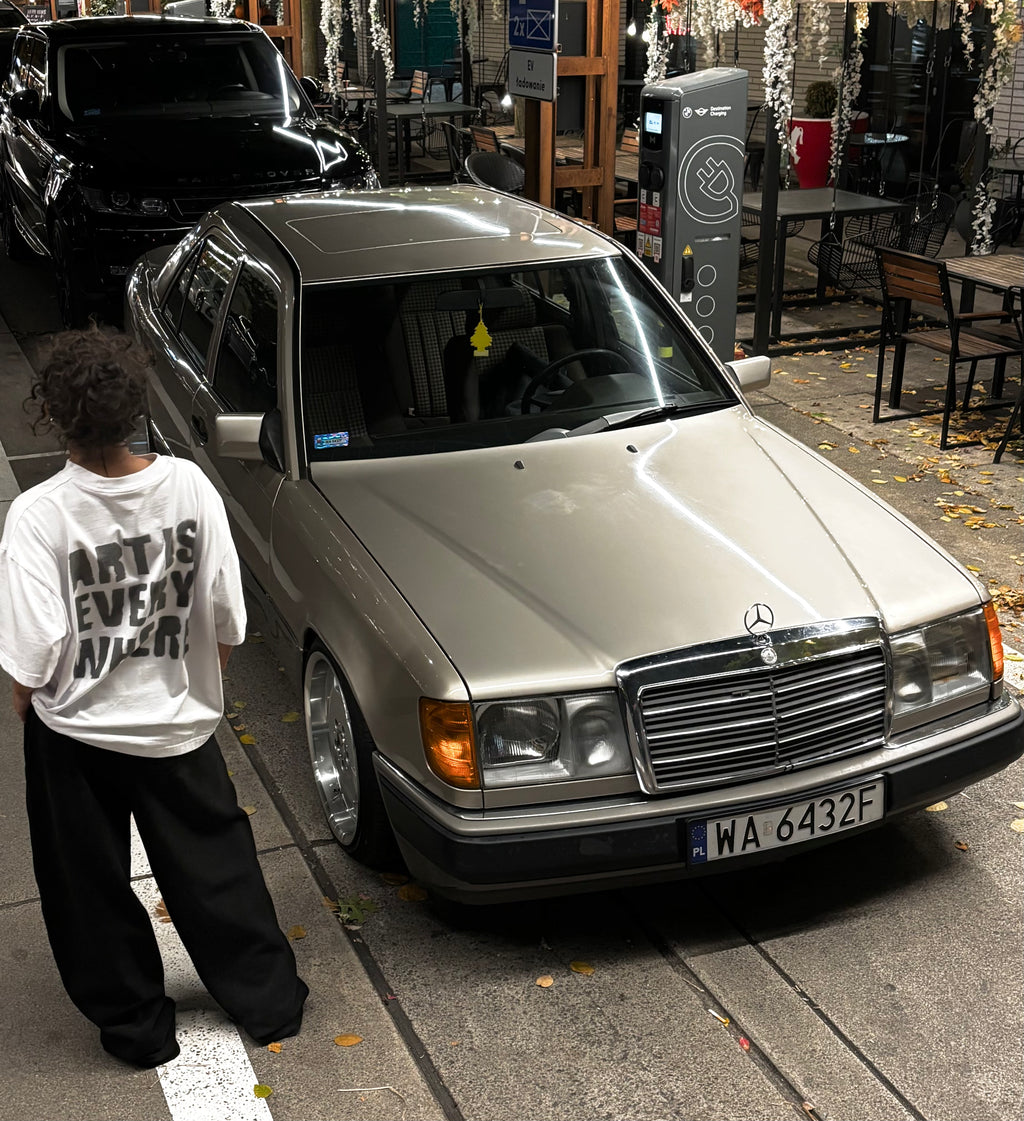 BOXY WHITE GRAPHIC TEE 0.01